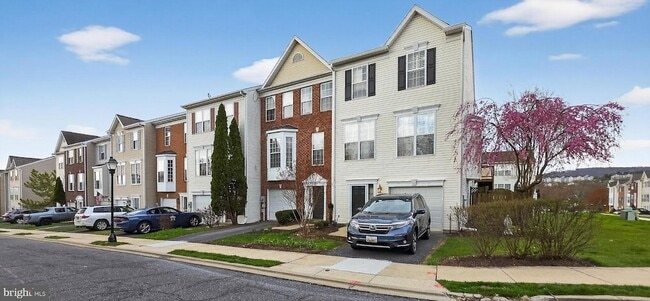 Building Photo - 2483 Lakeside Drive