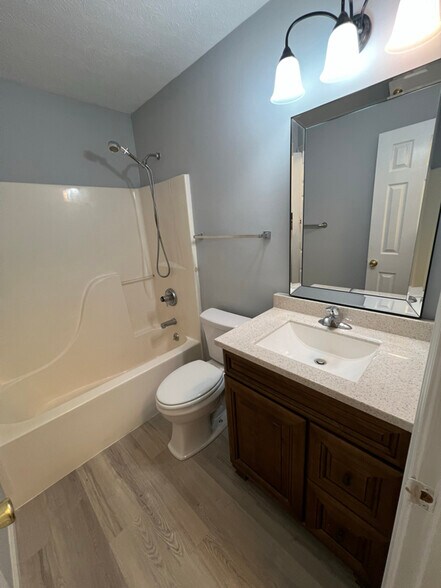 Building Photo - 3906 Deer Trail