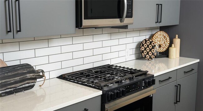 Building Photo - 400 Bishop St NW