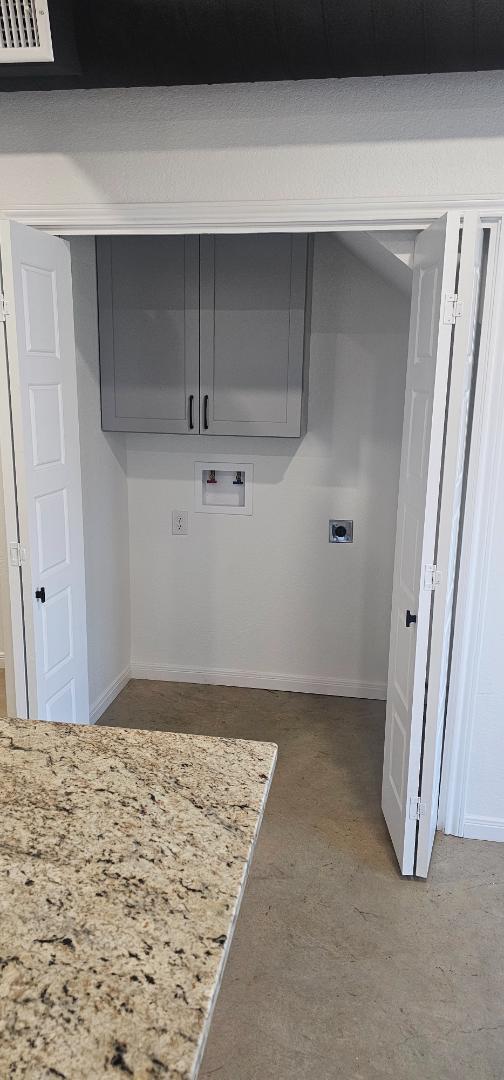 Building Photo - 211 E Lyndale Dr