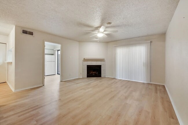 Building Photo - 336 Melrose Dr