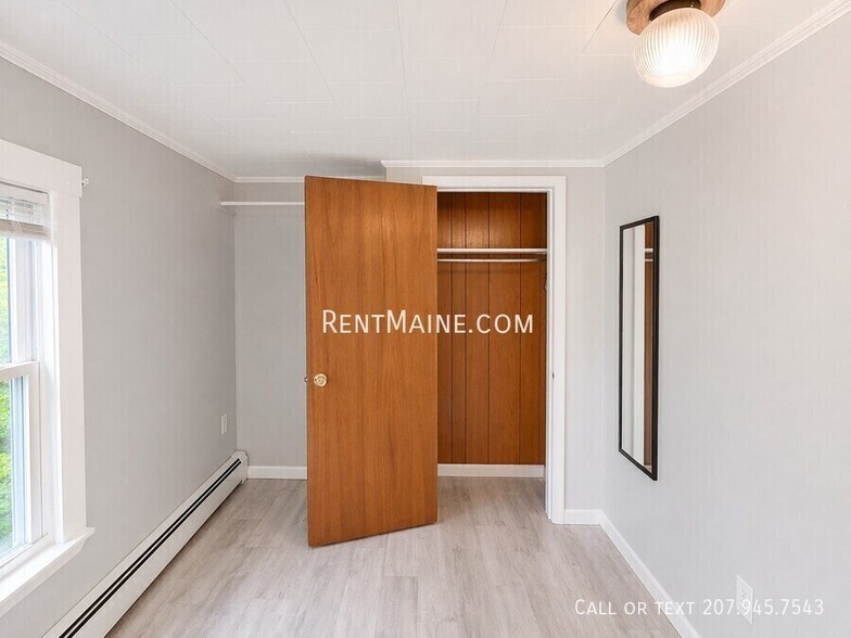 Building Photo - 190 3rd St