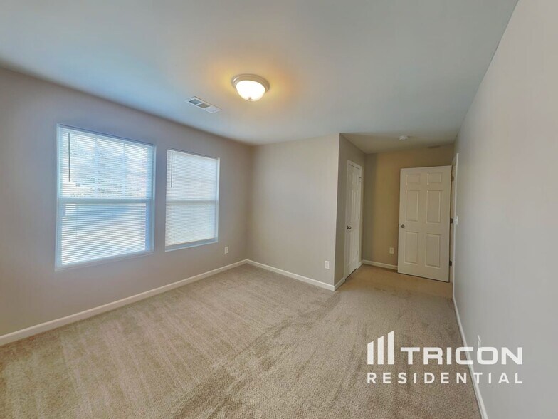 Building Photo - 197 Altondale Dr