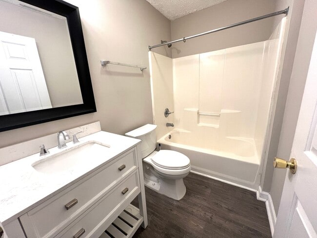 Building Photo - Everything You've Been Dreaming of is Here! Lease Today!!