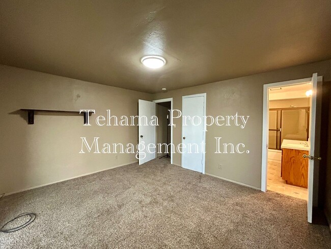 Building Photo - Country home on a Rural Farm in Corning.