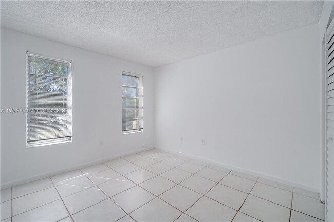 Building Photo - 13700 SW 62nd St