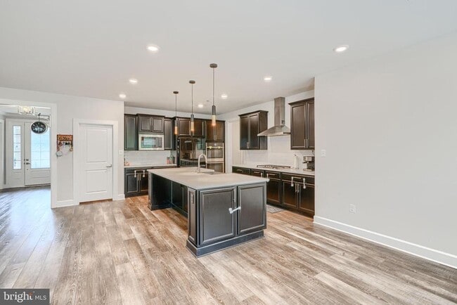 Building Photo - 7123 Starmount Ct