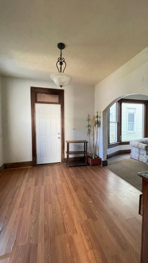 Building Photo - Downstairs - 1 Bedroom 1 Bath Apt