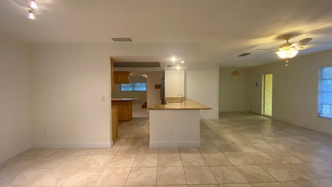 Building Photo - Private Siesta Key Retreat Minutes from World-Famous Beach