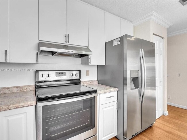 Building Photo - 1361 Cottonwood Cir