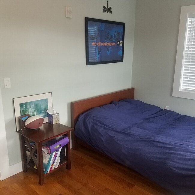 Building Photo - 230 Bowen St