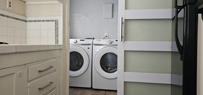 Building Photo - 2749 S Sepulveda Blvd