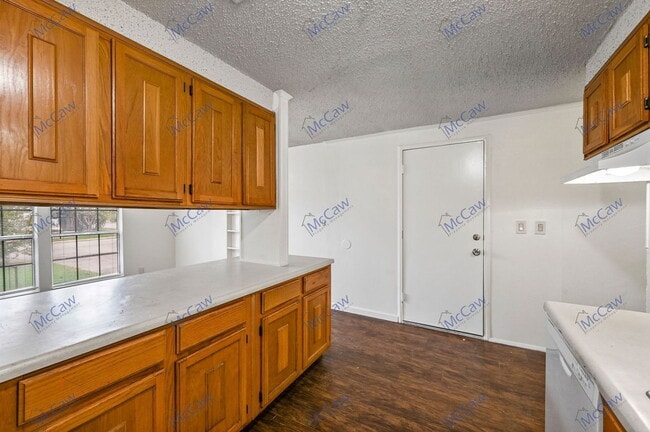 Building Photo - 14614 Seminole Dr