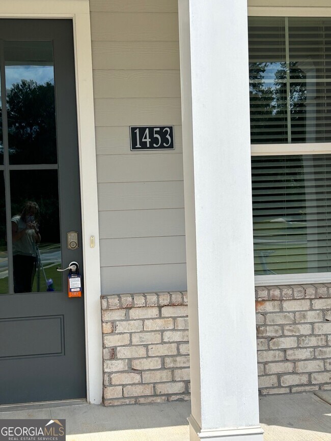 Building Photo - 1453 Proust Ln