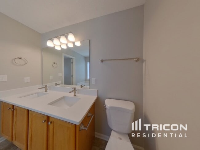 Building Photo - 922 Hollow Hill Ct