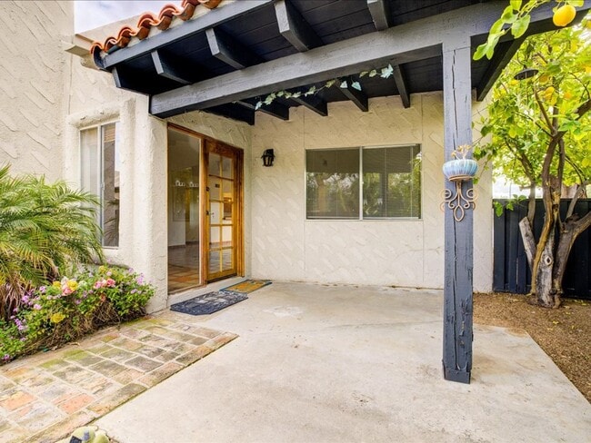 Building Photo - 2 Bedroom 2 Bathroom