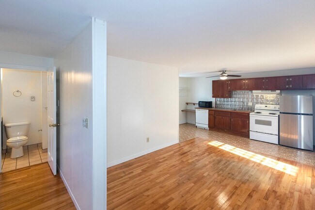 Building Photo - 174 Drew Rd