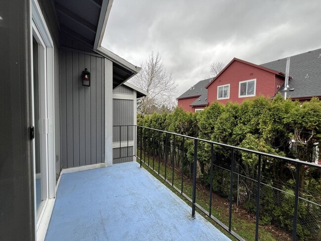 Building Photo - Updated 1BD Apartment Near Downtown with Balcony & Modern Kitchen Updates off street parking