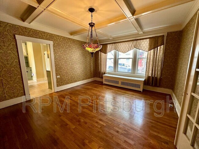 Building Photo - 1101 Linden Pl