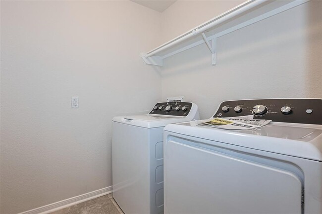 Building Photo - 16360 Oakside Hollow Ln