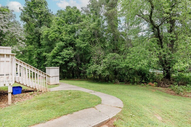 Building Photo - 215 Jennings Mill Rd