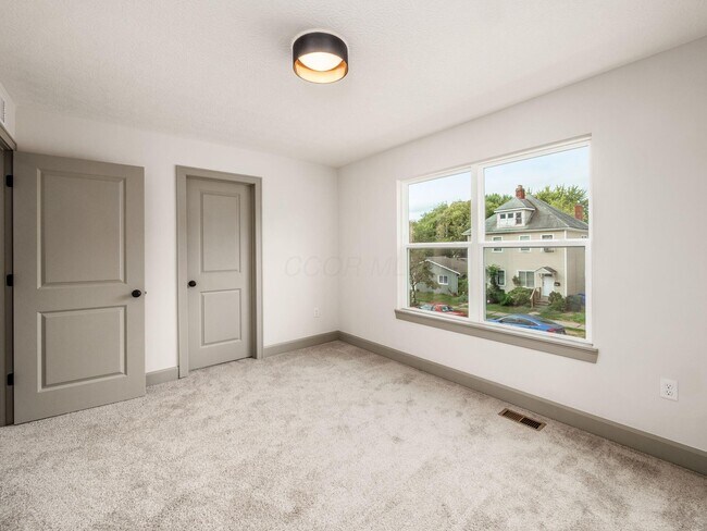 Building Photo - 166 Wisconsin Ave