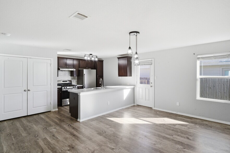 Building Photo - 8519 Cassia Cv