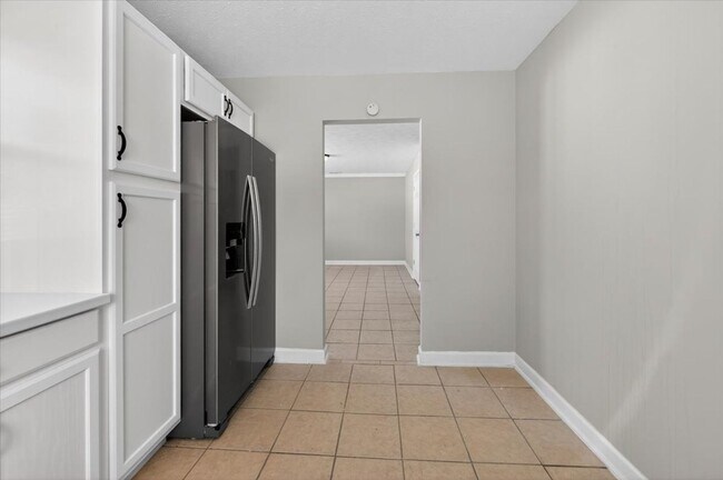 Building Photo - 2216-2216 Norden Ct