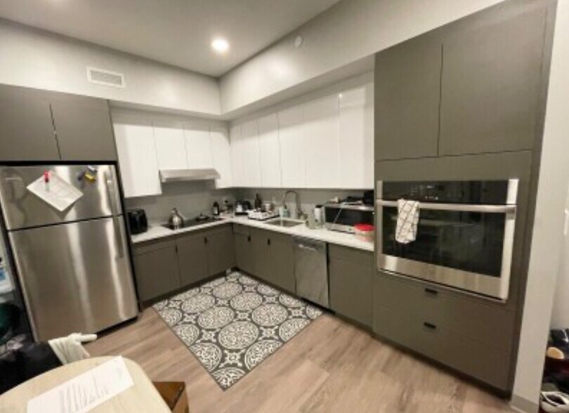 Building Photo - 104 Hemenway St