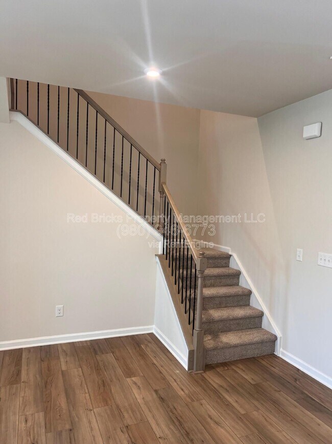 Building Photo - 5108 Carrick St