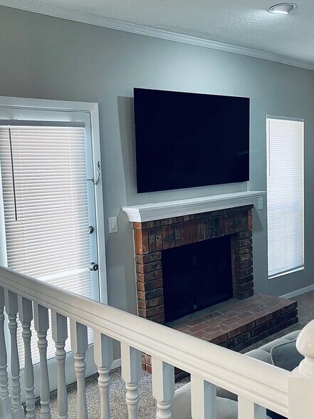 Building Photo - Room in Townhome on Mountain Springs Cir