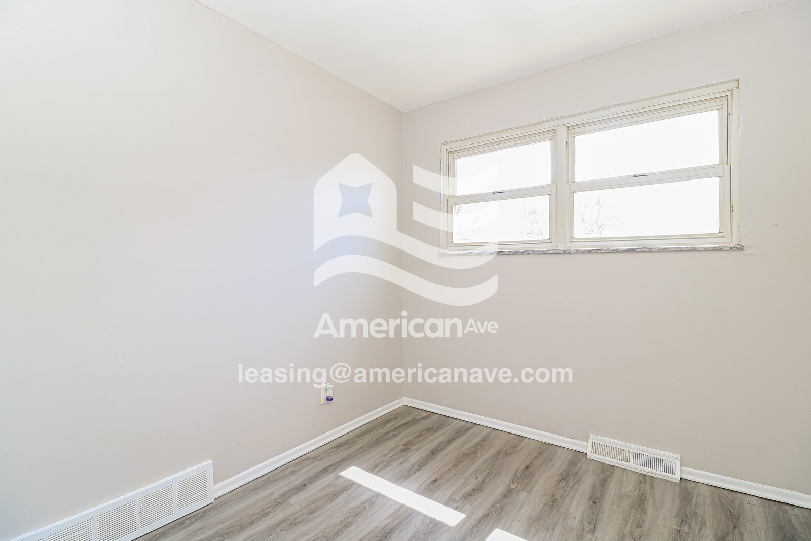 Building Photo - 1137 Maple Ave