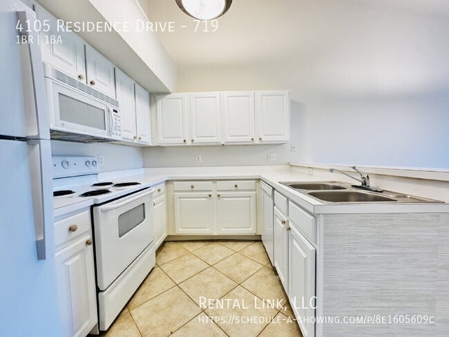 Building Photo - 4105 Residence Drive