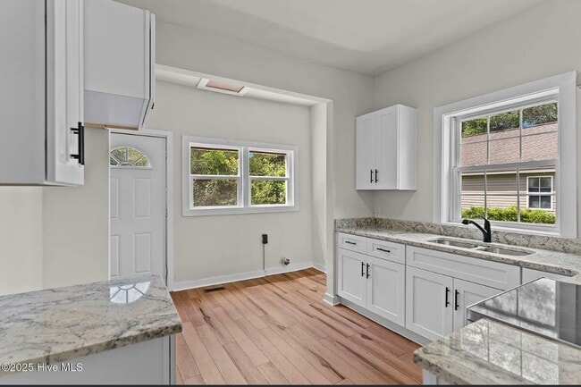 Building Photo - House