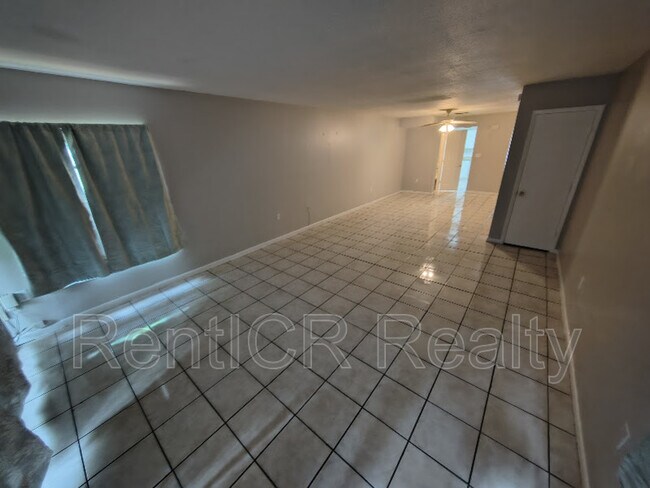 Building Photo - 1708 Azalea Ct