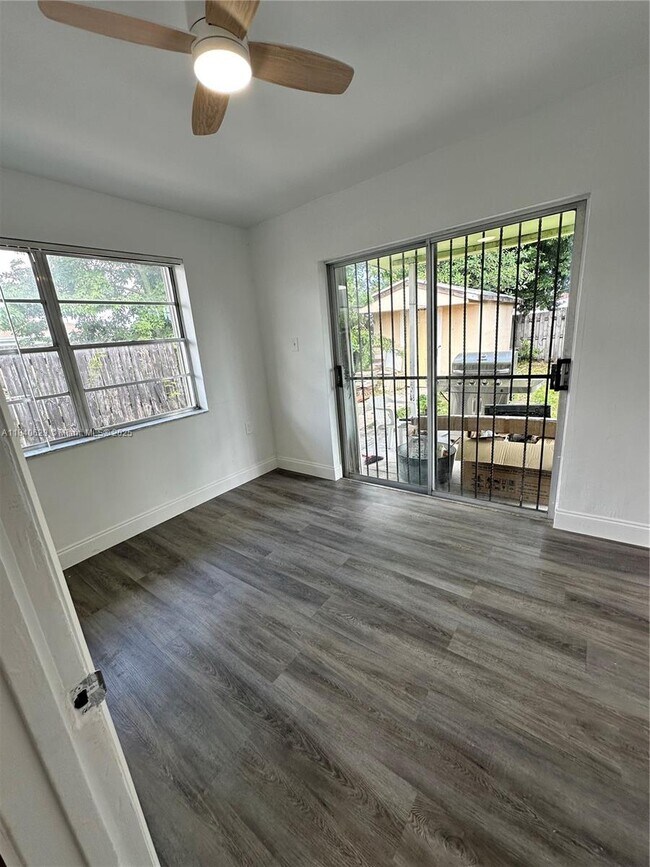 Building Photo - 41 SW 67th Ct