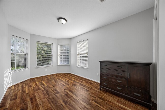 Building Photo - 21702 Cozy Hollow Ln