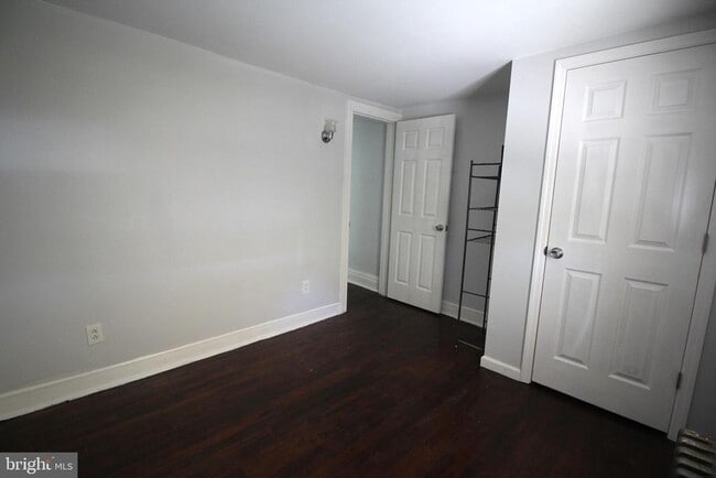 Building Photo - 417 Elmer St