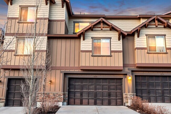 Building Photo - 13412 Alexis Dr