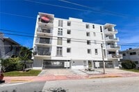 Building Photo - 8305 Crespi Blvd