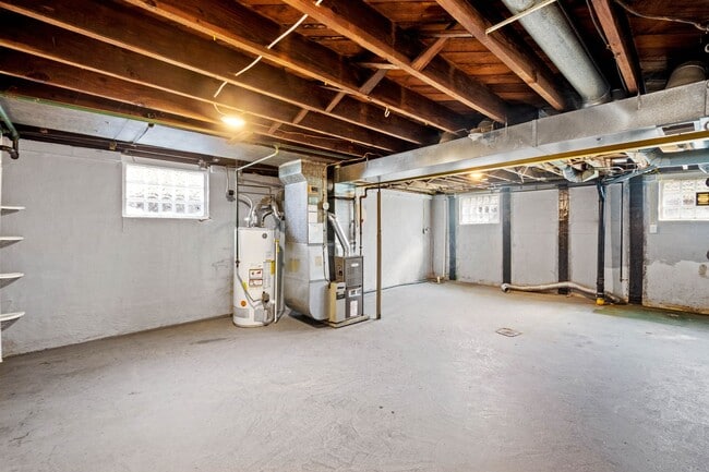 Building Photo - AVAILABLE MAY 1ST, Don't miss this UPDATED home in North Versailles!