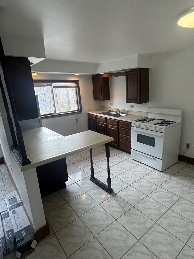 Building Photo - 1 Cabin St