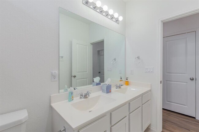 Building Photo - 1123 Winifred Dr