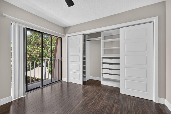 Building Photo - 846 Blue Ridge Cir