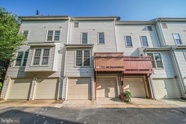 Building Photo - 2426 N Hampton Dr