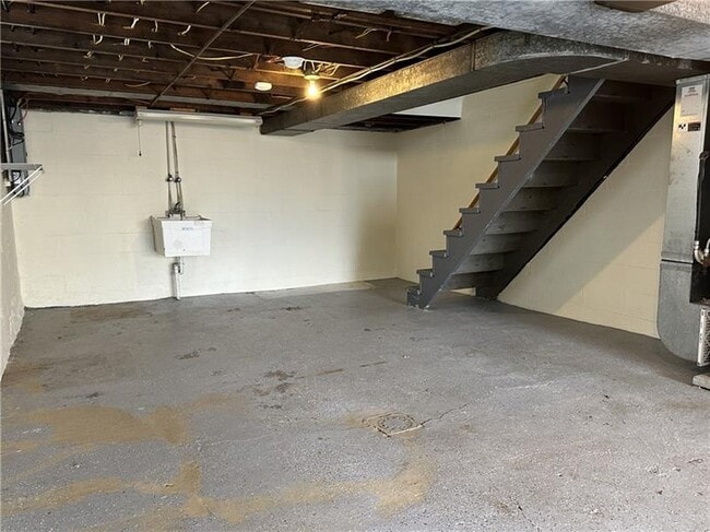 Building Photo - 1 S 6th St