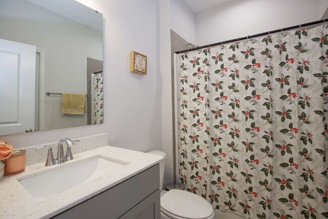 Building Photo - "Spacious 4-Bedroom Gem with 3 Full Baths - 2344 Sq Ft of Comfort on Stackhouse Drive!"