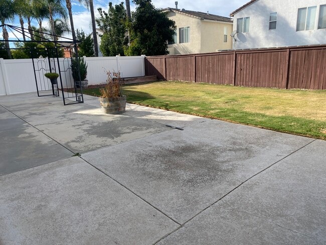 Building Photo - 32552 Sunnyvail Cir