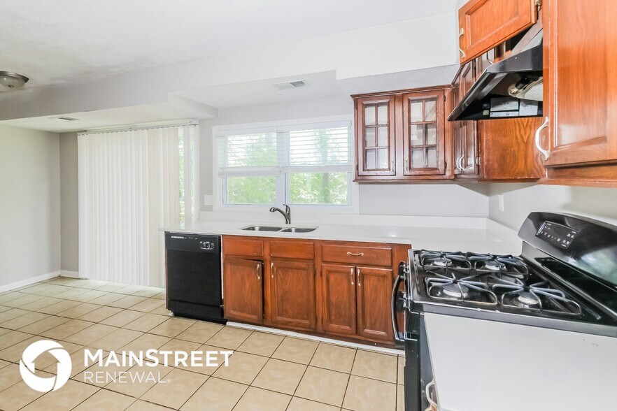 Building Photo - 285 Blue Heron Dr