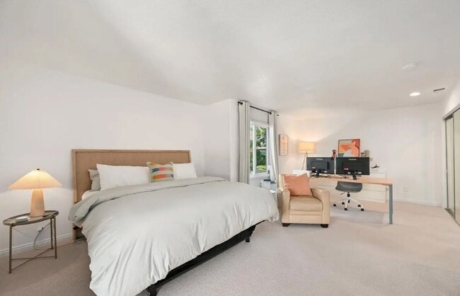 Building Photo - 533 Camino Del Mar